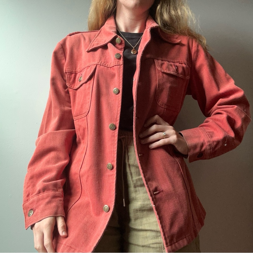 Vintage Red Utility Jacket with Collared Neckline and Relaxed Fit